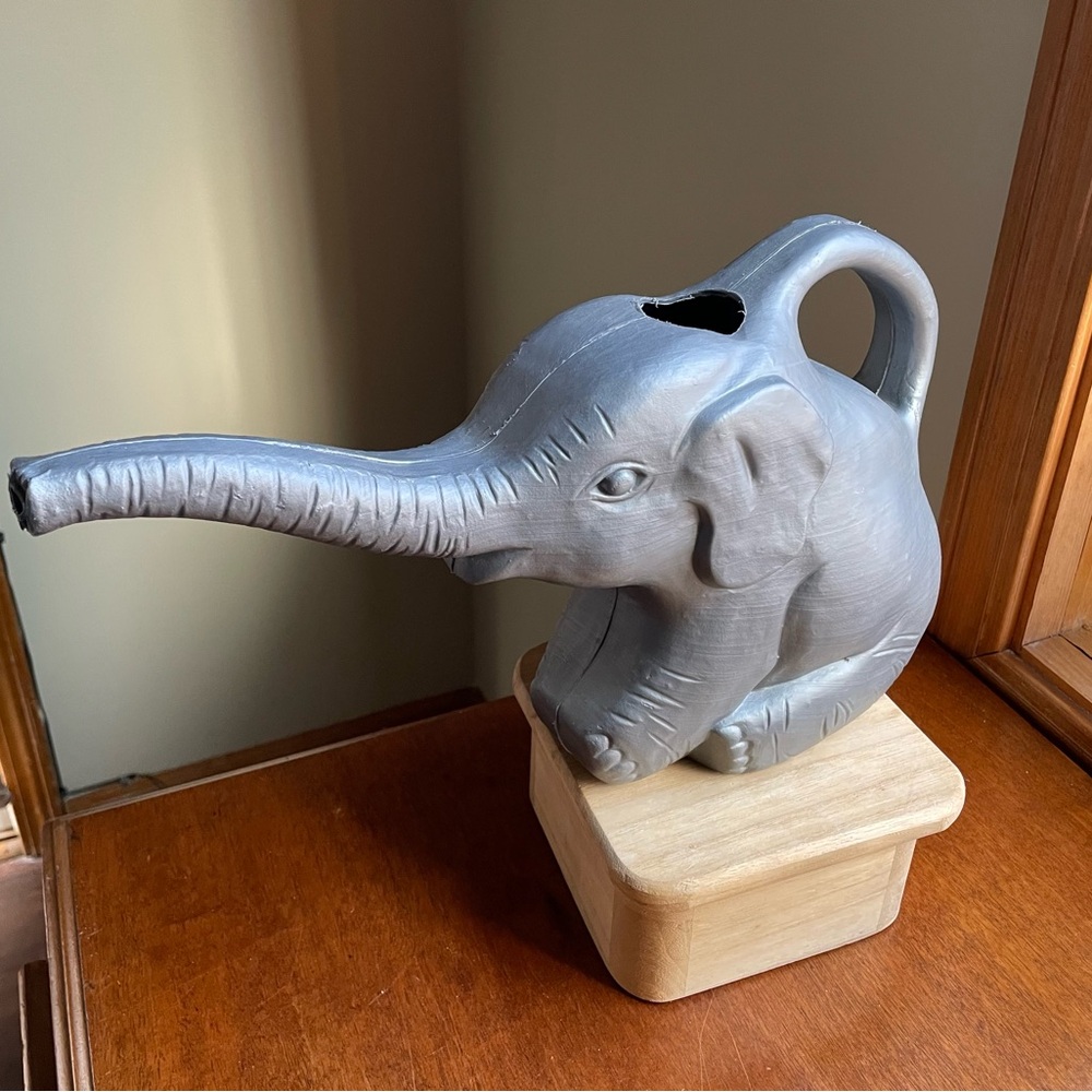 Union Products Vintage Blow Mold Plastic Elephant Watering Can Grey 1996
